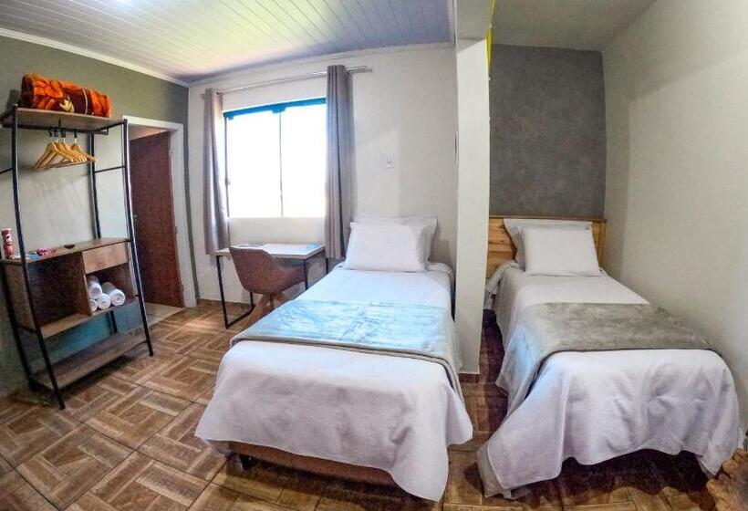 غرفة قياسية ثلاثية, Pousada Rota Da Kombi