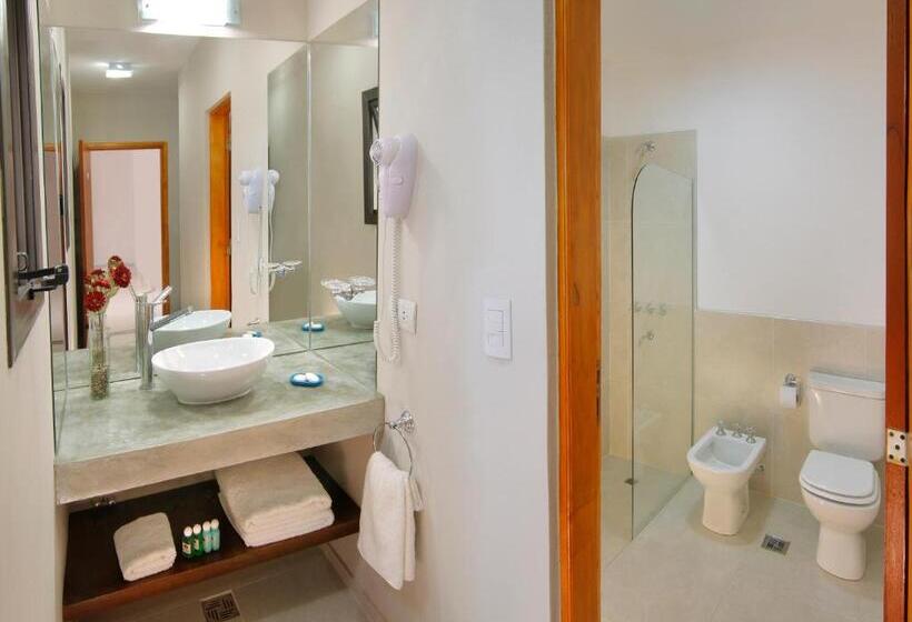 غرفة بريميوم, La Cautiva