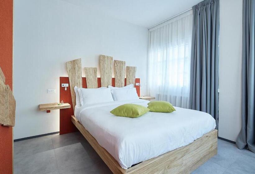 سوییت, B&b Via Roma 25