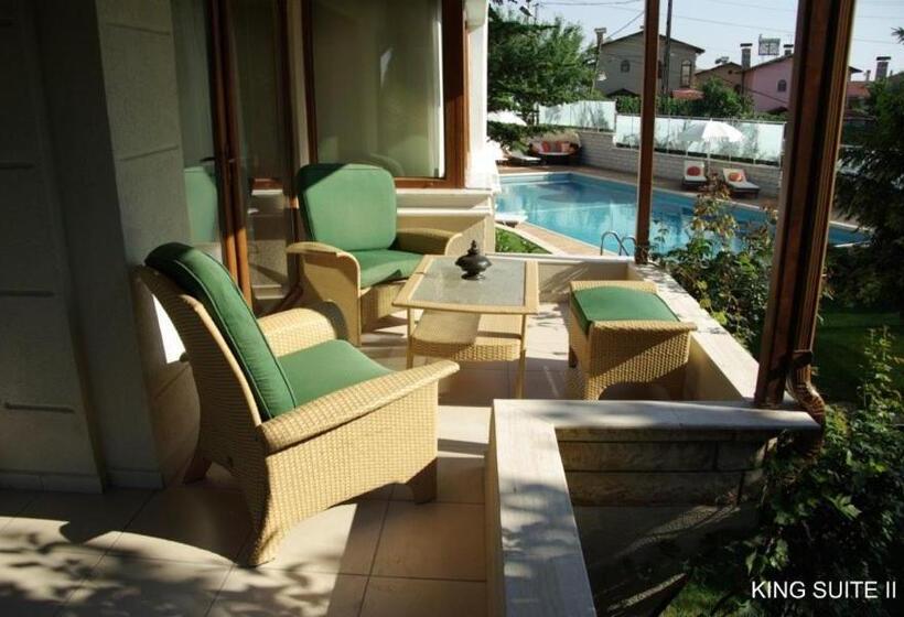 سوئیت با تخت بزرگ, Parla Viens Suites