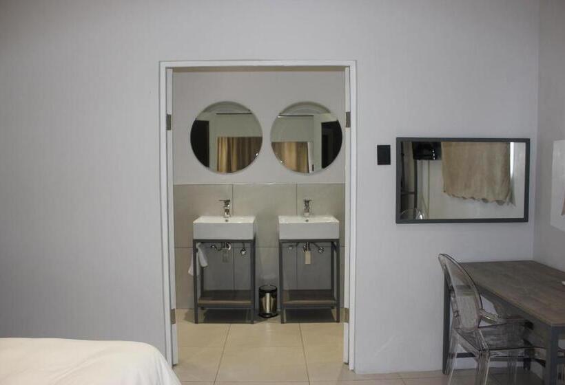 ガーデンビュースーペリアールーム, Umtali Country Inn