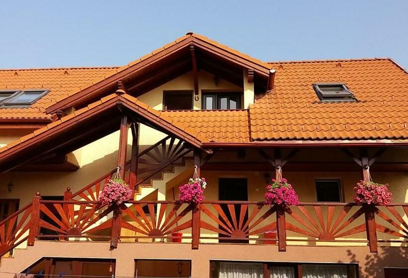 غرفة أساسية, Casa Lenke