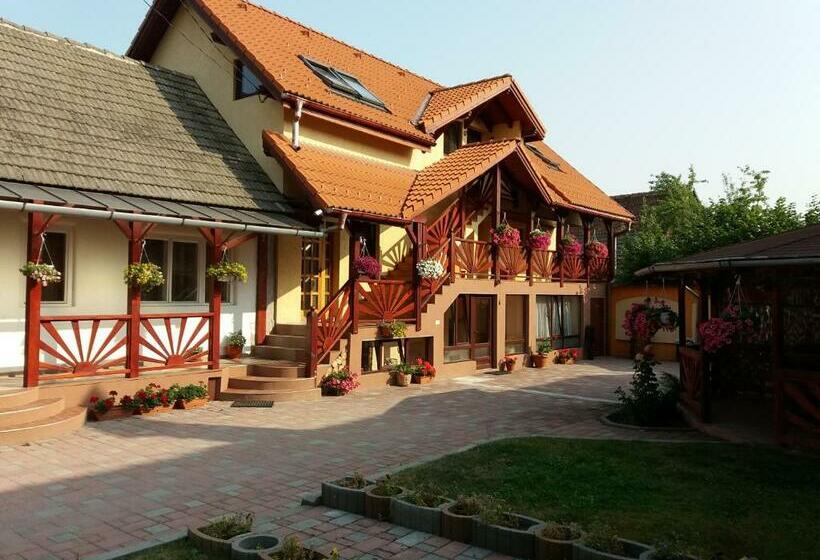 غرفة أساسية, Casa Lenke