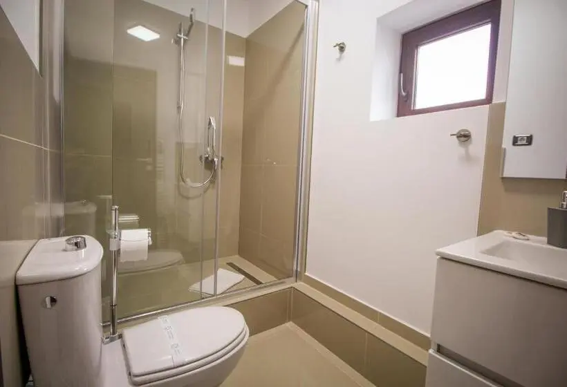 اتاق لوکس, Vila Smaranda