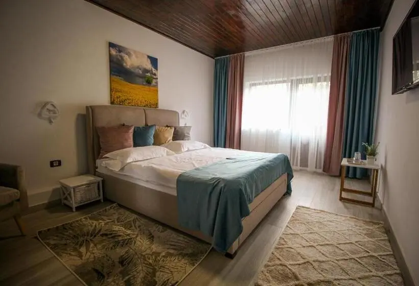 اتاق لوکس, Vila Smaranda