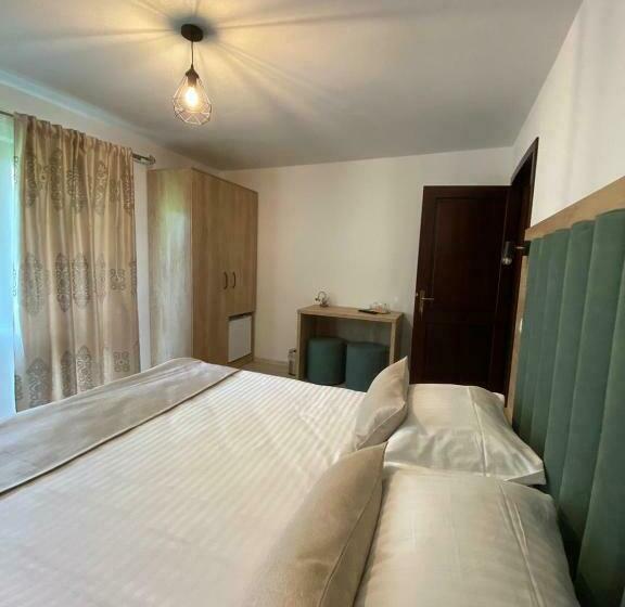 غرفة قياسية مزوَّدة بشُرفة, Pensiunea Maria