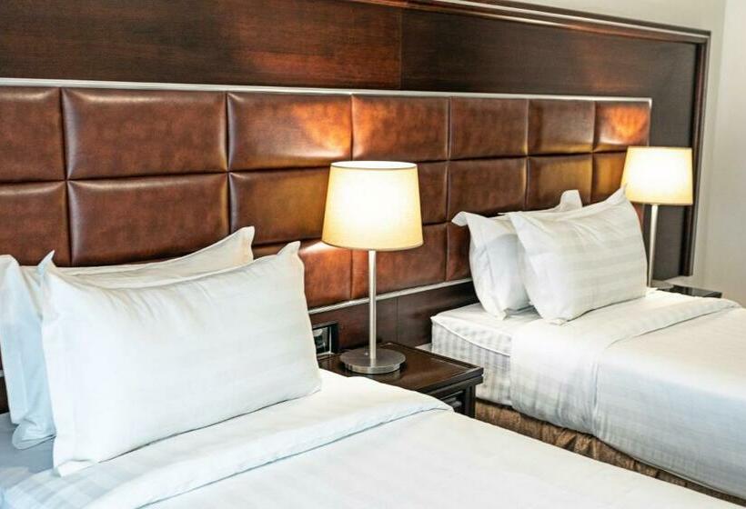 基本三人间, Le Bosphorus Hotel Two