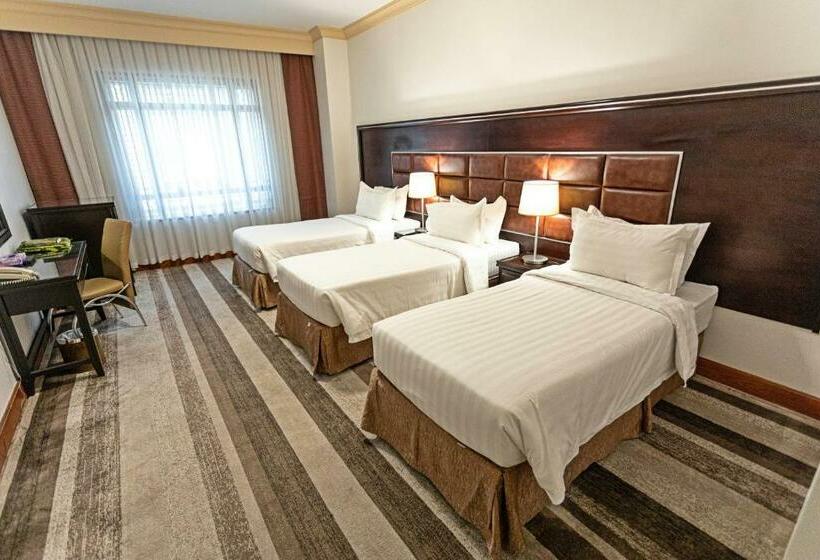 基本三人间, Le Bosphorus Hotel Two