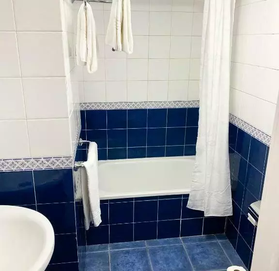 استودیوی سوپریور, Brisamar Canteras
