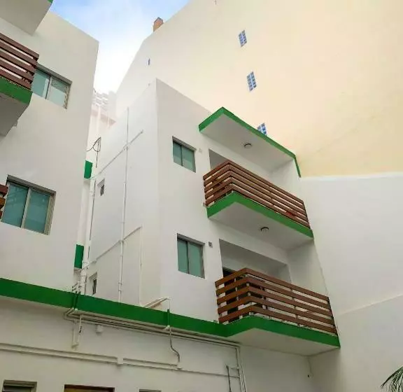 استودیوی سوپریور, Brisamar Canteras