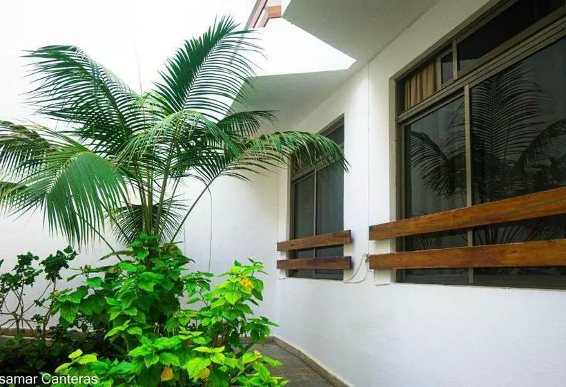 استودیوی استاندارد, Brisamar Canteras