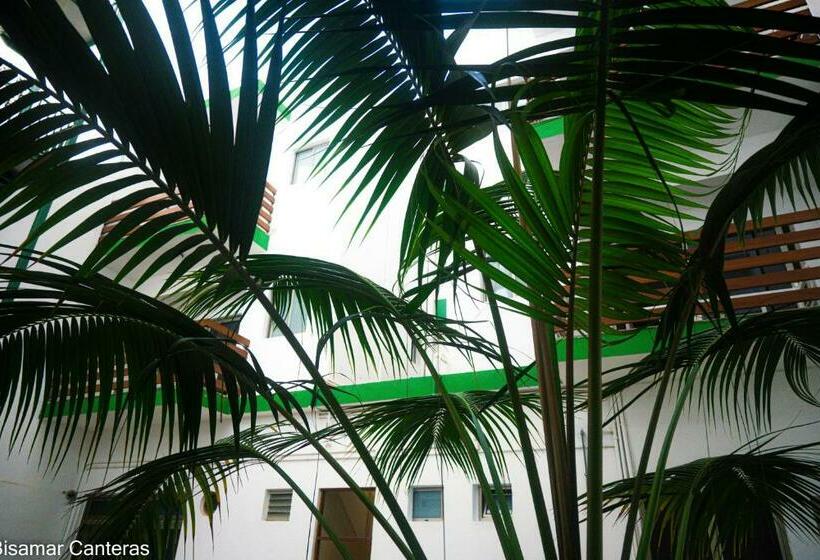 スタンダードスタジオ, Brisamar Canteras