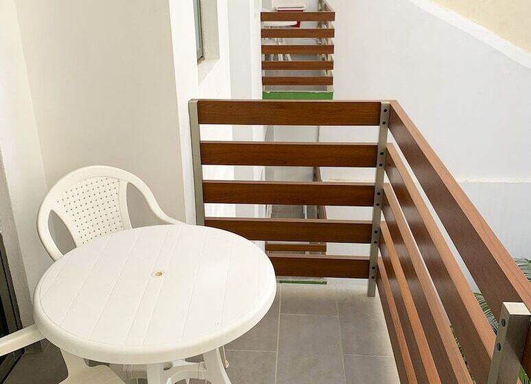 スーペリアスタジオ, Brisamar Canteras