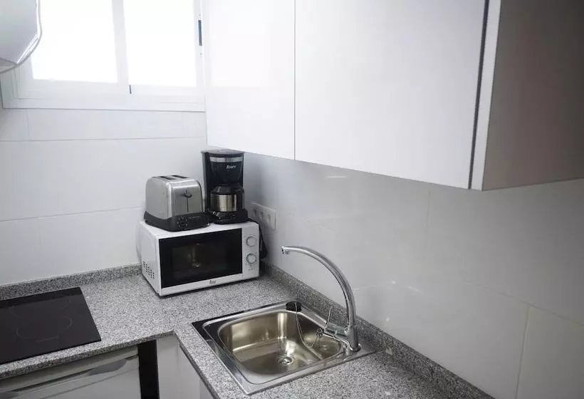 استودیوی سوپریور, Brisamar Canteras