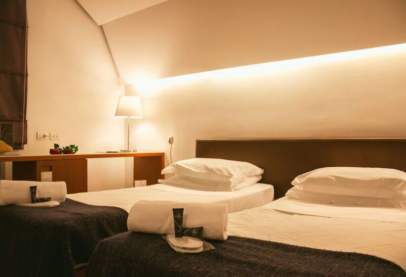 اتاق استاندارد, Black