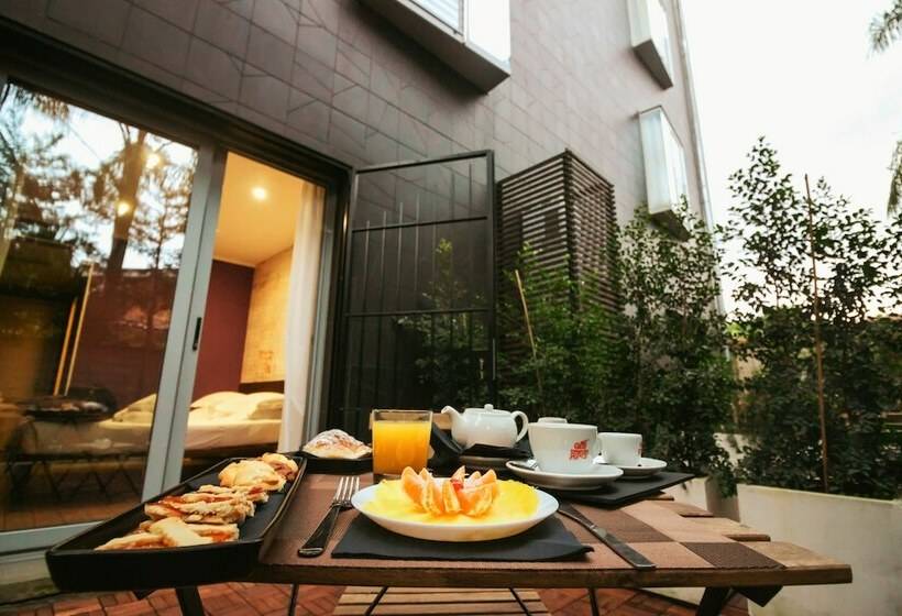 اتاق سوپریور, Black