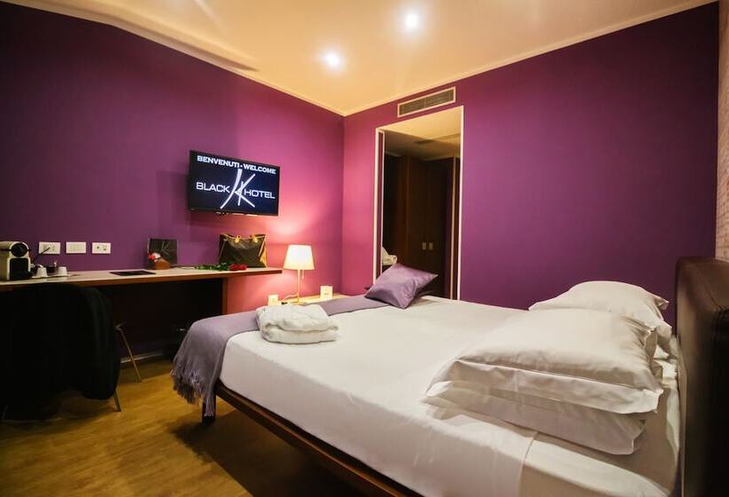 اتاق سوپریور, Black