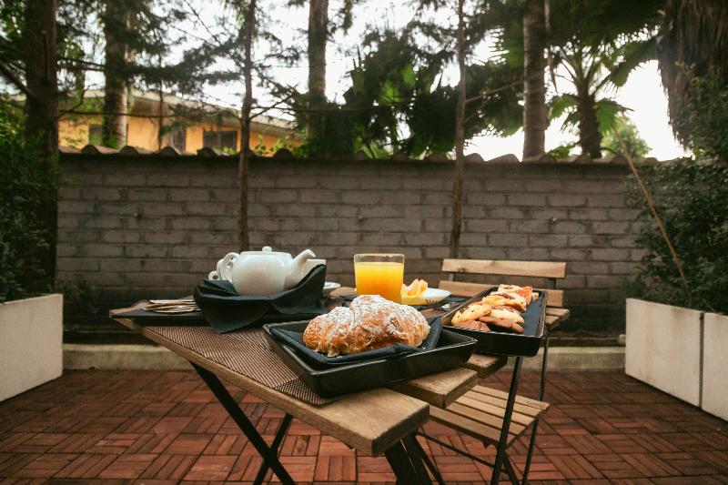 اتاق سوپریور, Black