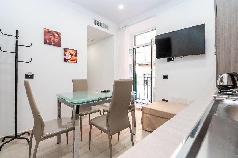 اتاق استاندارد, Black