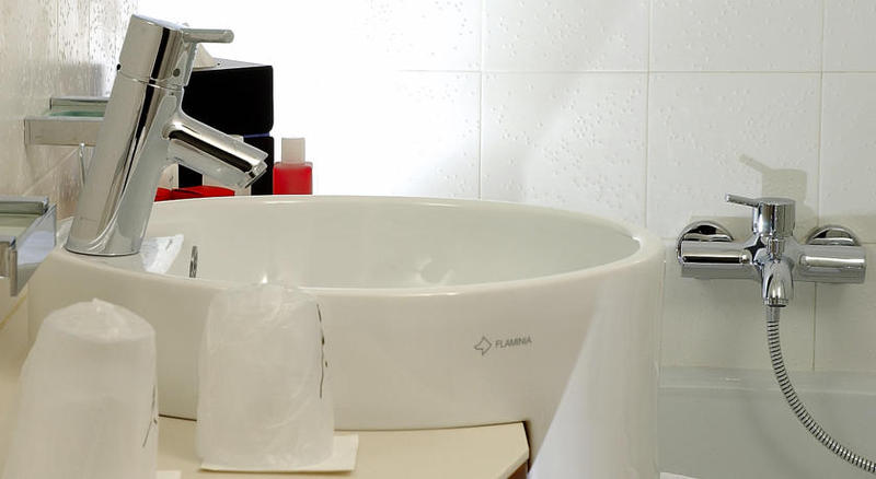 اتاق استاندارد, Black