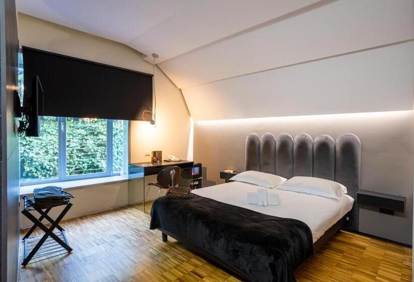 اتاق استاندارد, Black