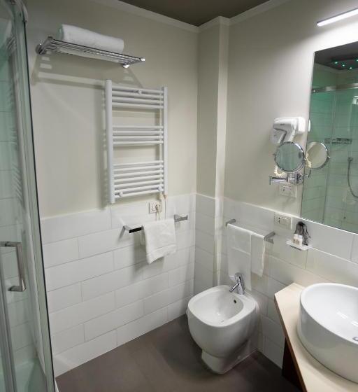 اتاق سوپریور, Black