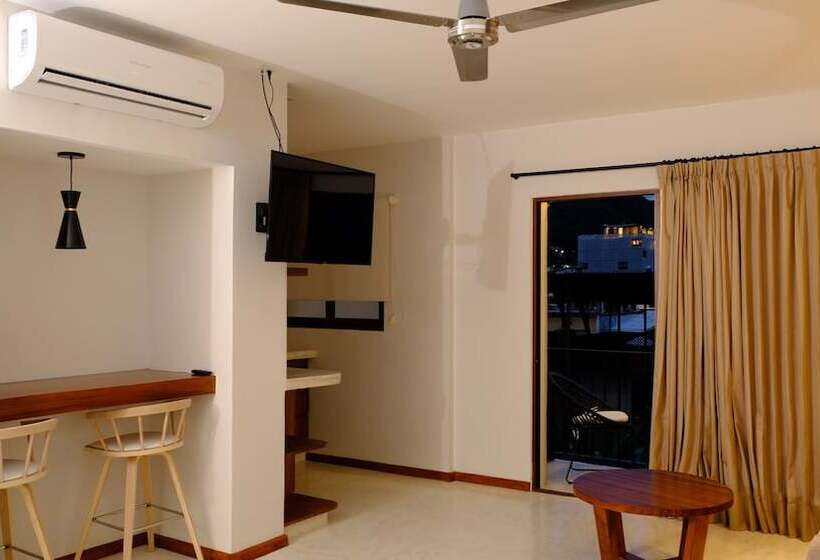 Junior Suite, Eloisa