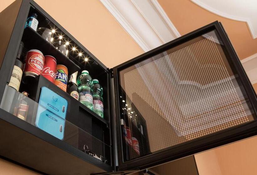 سوییت جونیور, Golden Tulip Rome Piram