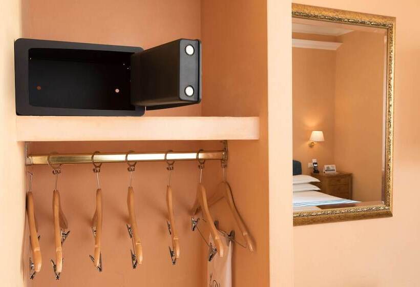 اتاق سوپریور, Golden Tulip Rome Piram