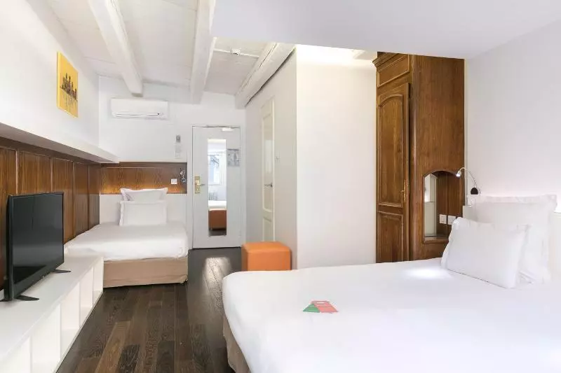 سوئیت با تخت بزرگ, Holiday Inn Express Hotel & Suites San Antonio Rivercenter Area, An Ihg