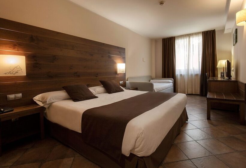 חדר סטנדרט לשלושה, Magic La Massana by Nexta