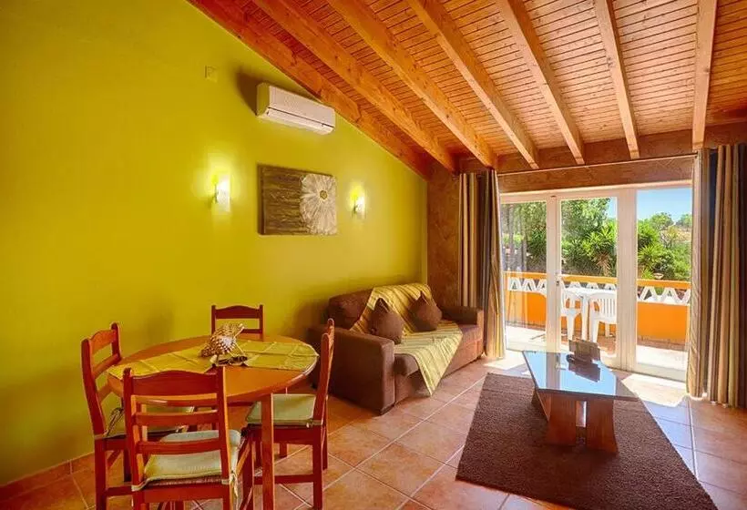 2 Bedroom Apartment Garden View, Montinho De Ouro