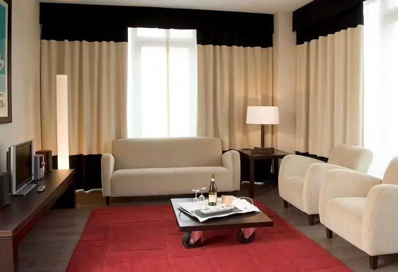 سوییت جونیور, NH Valladolid Balago