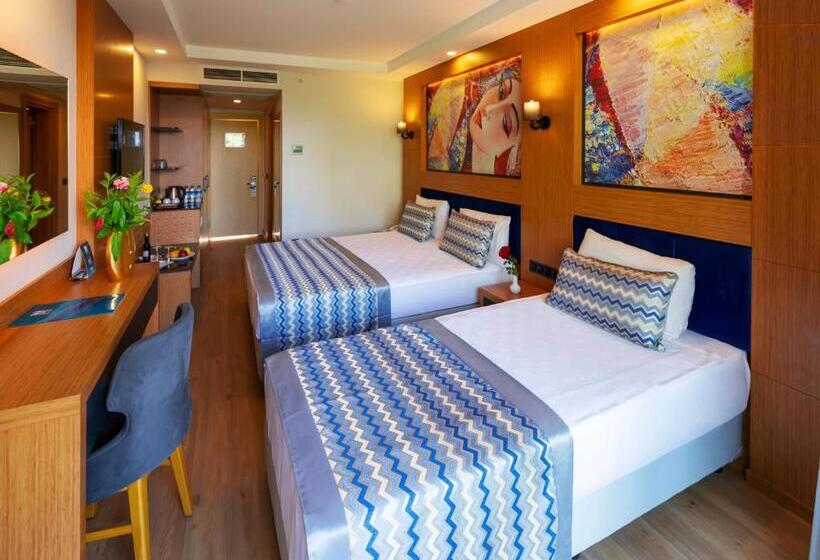 Номер Стандарт Трехместный, Sealife Buket Resort & Beach Hotel   Ultra All Inclusive
