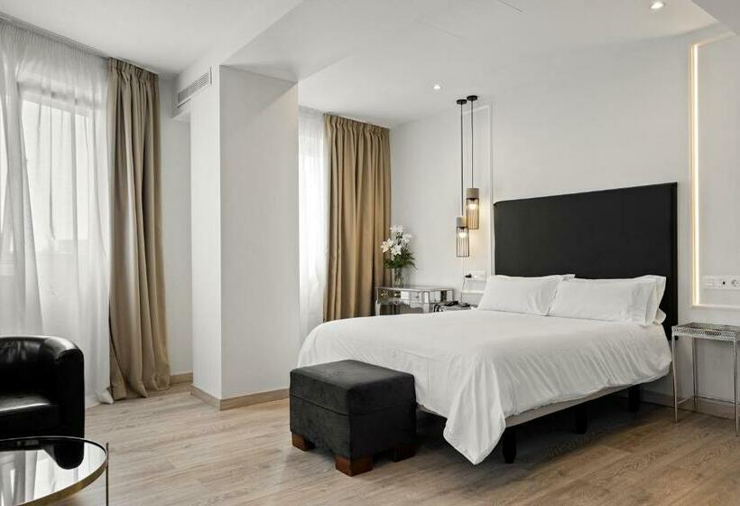 豪华房间, Urban Anaga