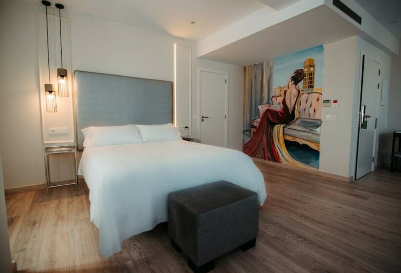 豪华房间, Urban Anaga