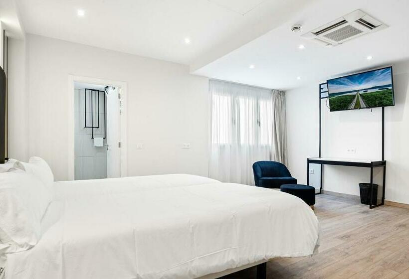 标准间, Urban Anaga