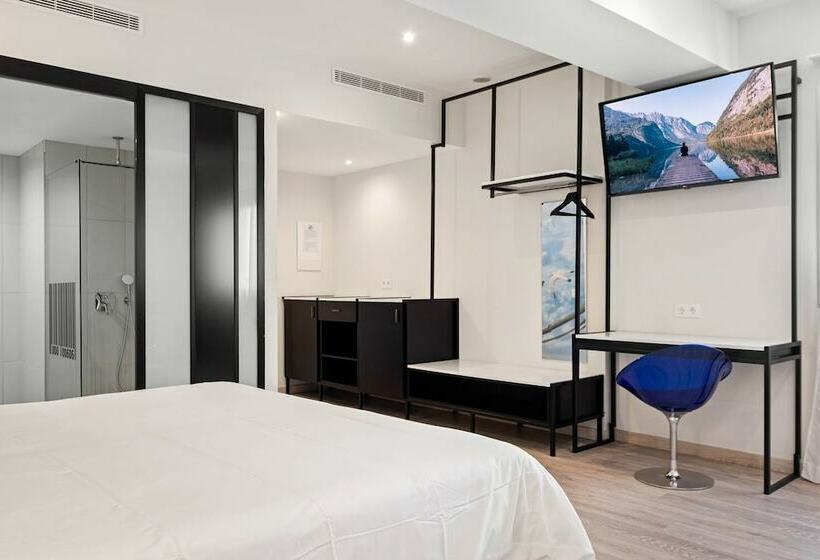 家庭间, Urban Anaga