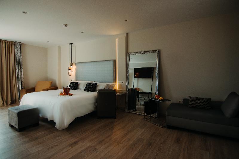 豪华房间, Urban Anaga