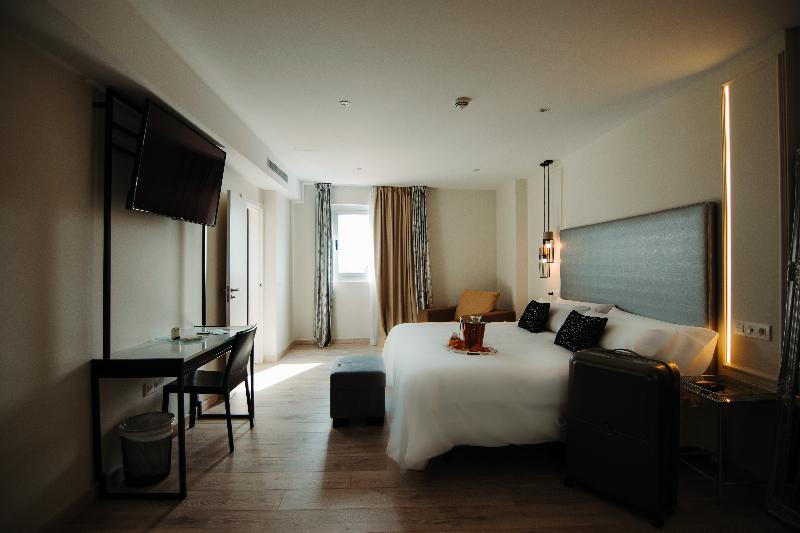 豪华房间, Urban Anaga