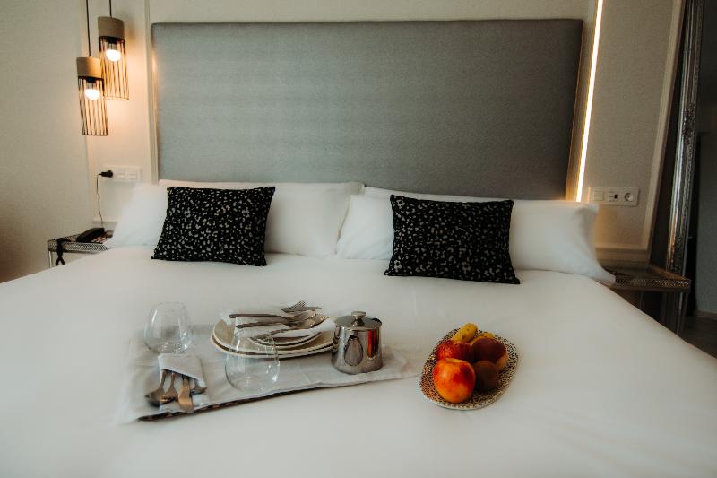 豪华房间, Urban Anaga