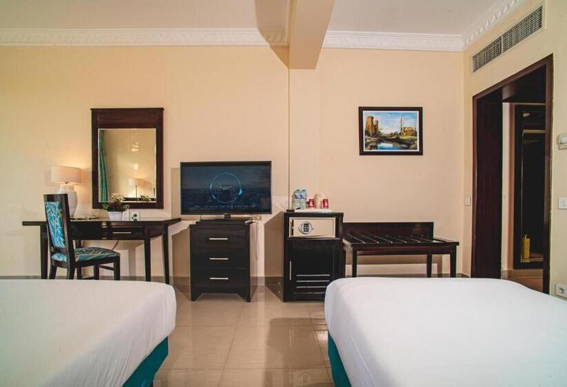 Standard Kolmen Hengen Huone Allasnäkymä, Sierra Sharm El Sheikh