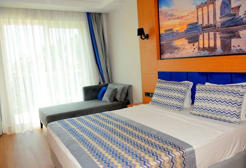 Quarto Triplo Estandar, Sealife Buket Resort & Beach Hotel - Ultra All Inclusive