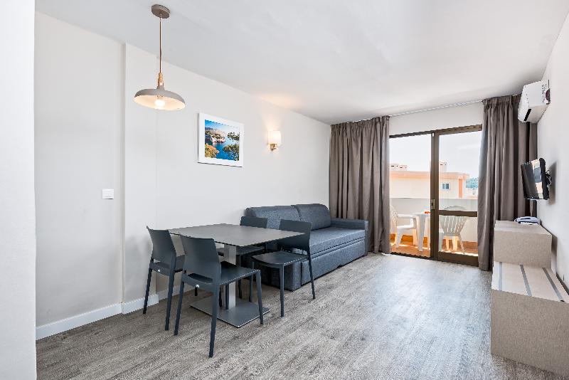 침실 2개 아파트, Veramar Apart