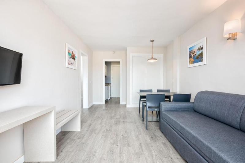 침실 2개 아파트, Veramar Apart