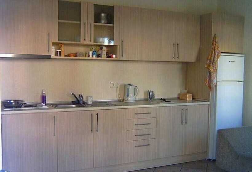 דירת חדר, Club Pedalisa Apart