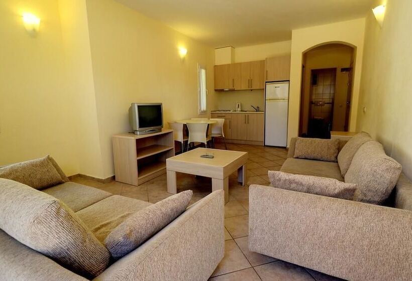 דירת חדר, Club Pedalisa Apart