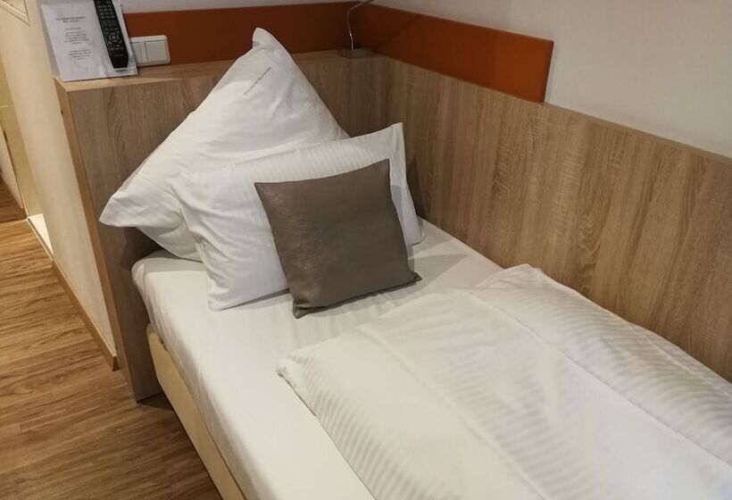 חדר סטנדרט יחיד, An Der Philharmonie