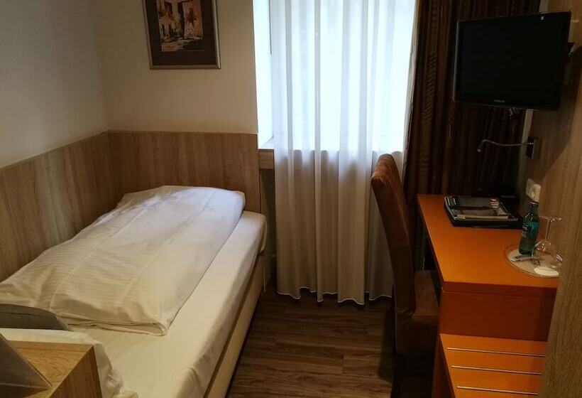 חדר סטנדרט יחיד, An Der Philharmonie