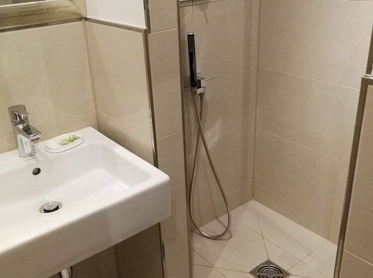 סוויטה, An Der Philharmonie